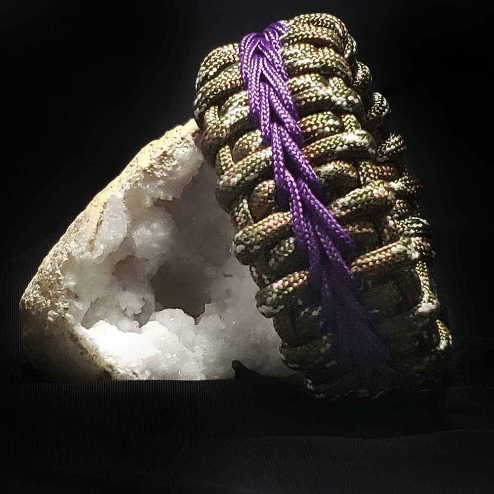 Paracord bracelet